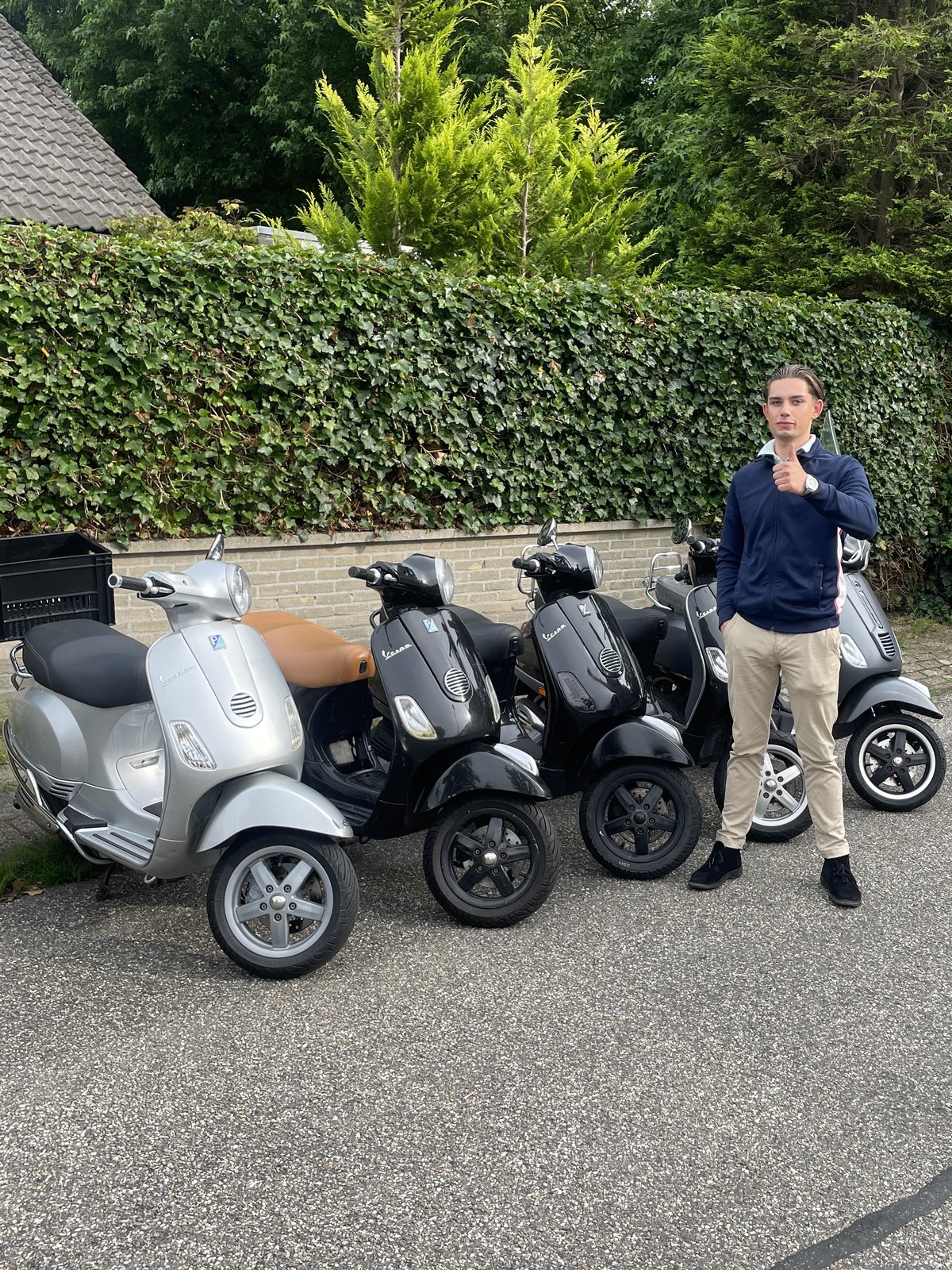 VB Customs, Scooters & Klanten
